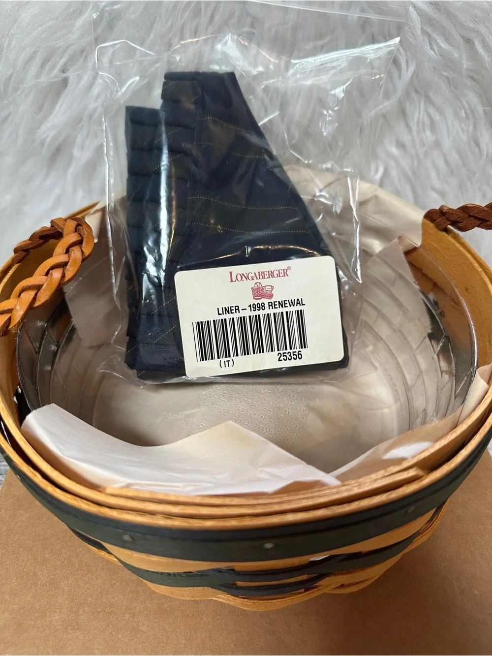 Longaberger 1998 Renewal Basket Collectors Chub New in Box